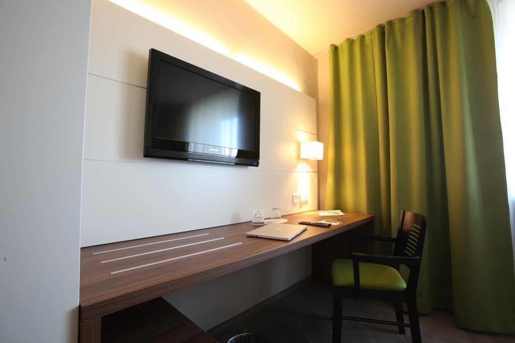 Joesepp'S Hotel Am Schweizerberg เมมมิงเงน ภายนอก รูปภาพ